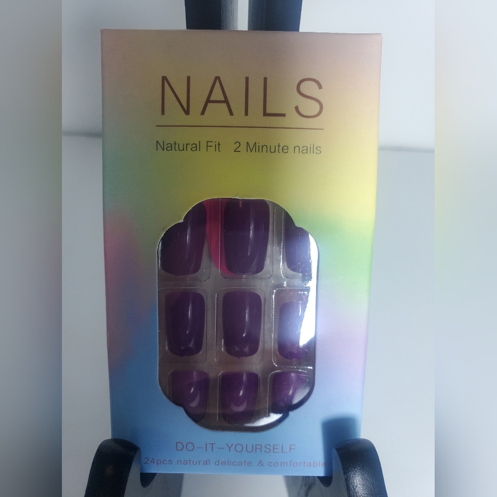 New 24 Piece Purple Squared Nails Do-It-Yourself Press Ons Medium